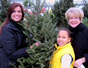 We always enjoy the yearly tradition of helping pick out the Christmas tree!